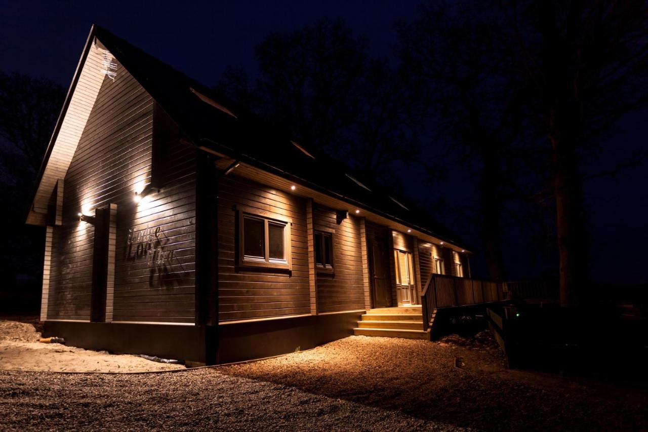 Ilodge Ultra Louth  Buitenkant foto