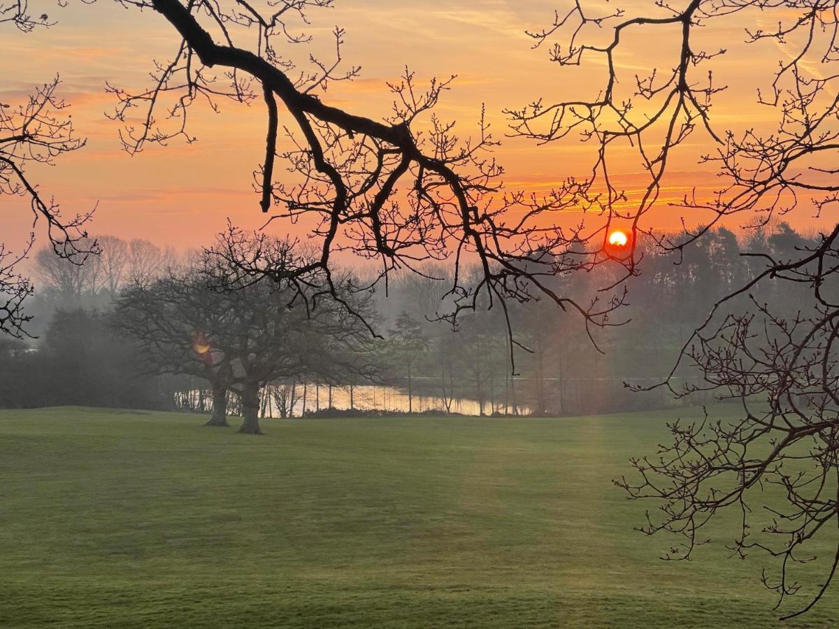 Ilodge Ultra Louth  Buitenkant foto