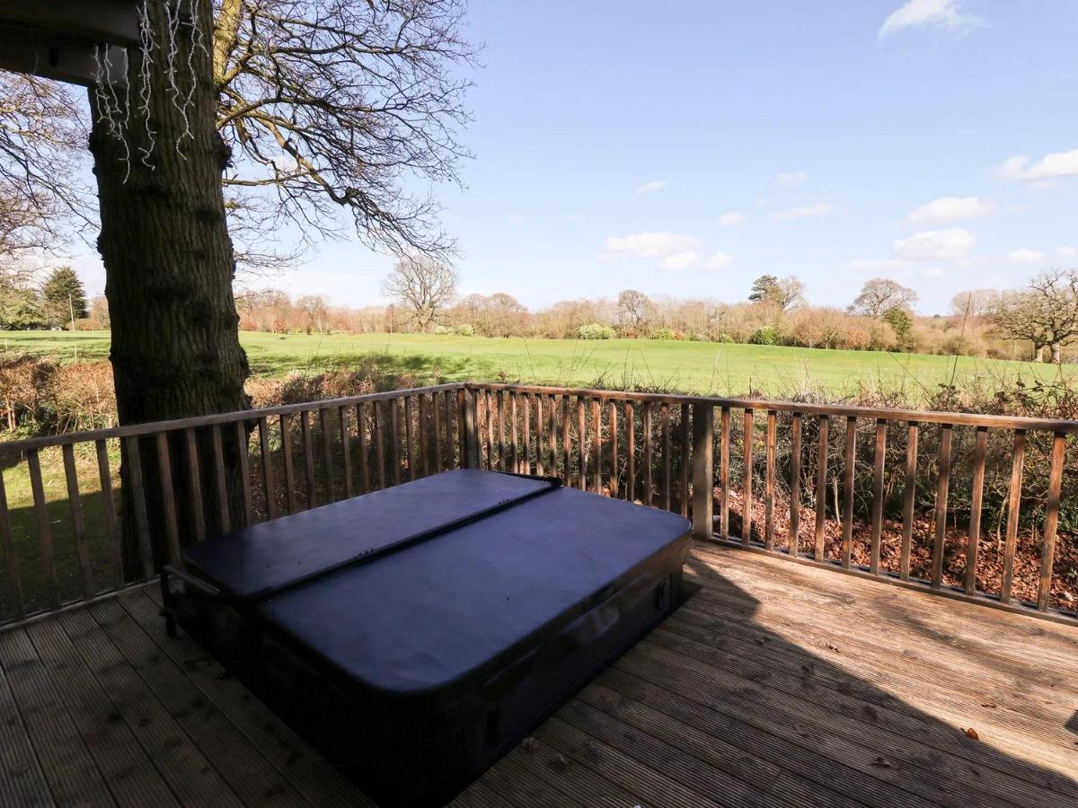Ilodge Ultra Louth  Buitenkant foto