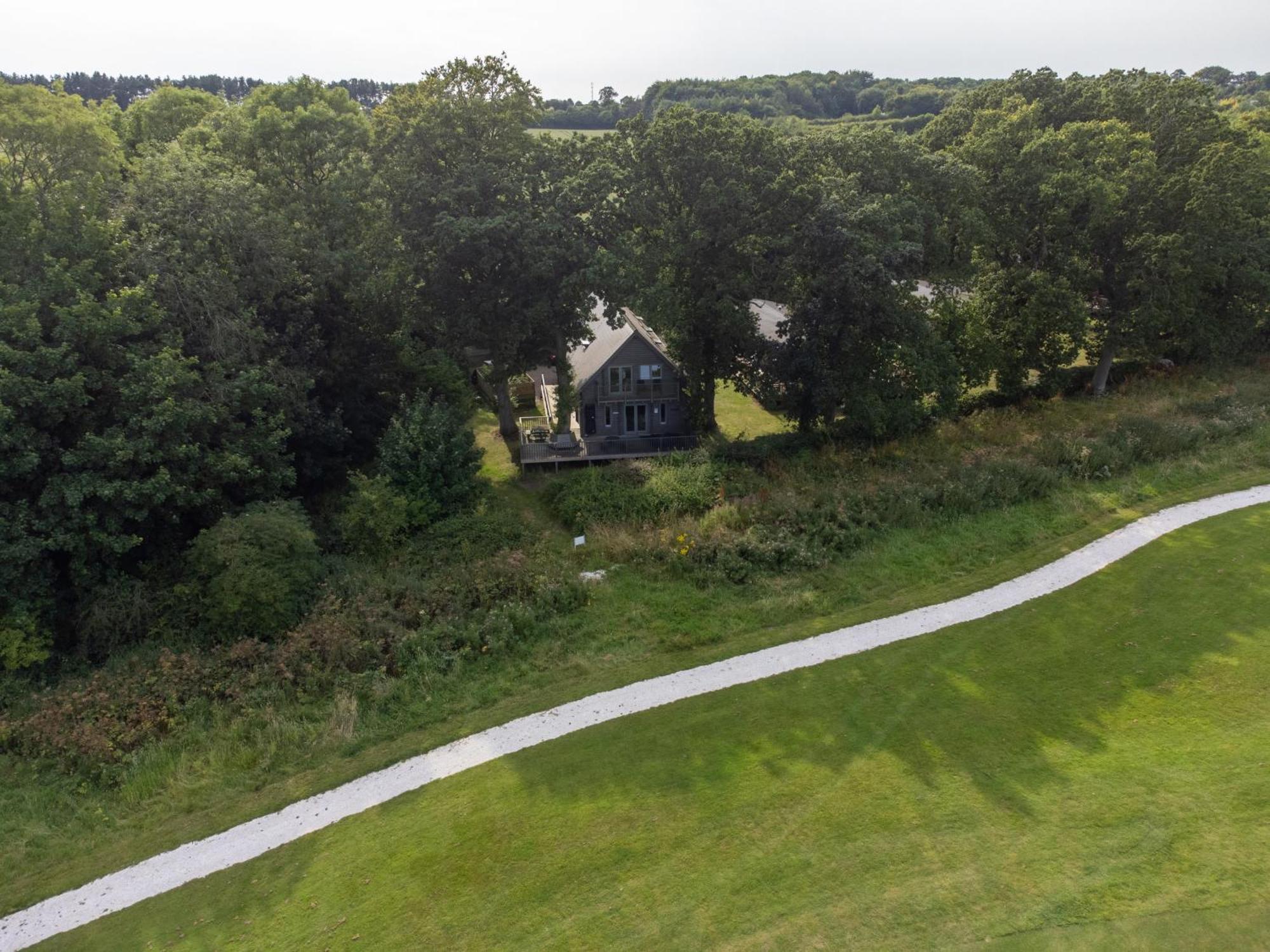 Ilodge Ultra Louth  Buitenkant foto